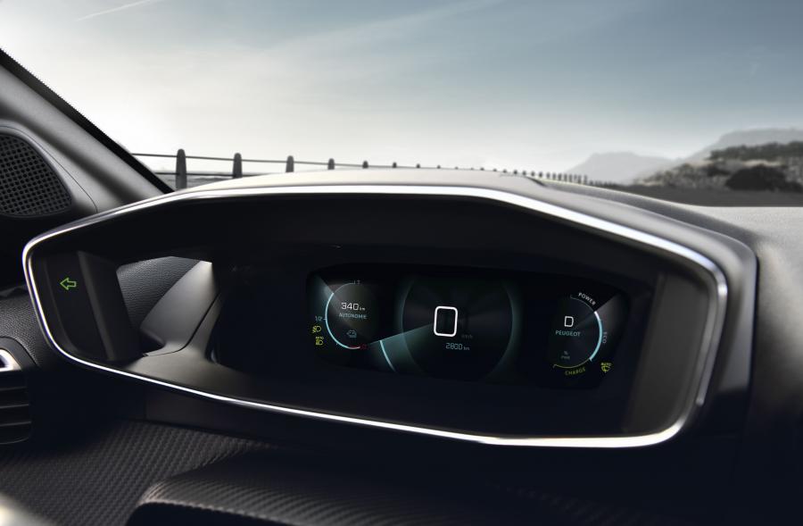 Панель приборов Peugeot 208 GT-Line 2019 года  (WW) (фото 9 из 56)